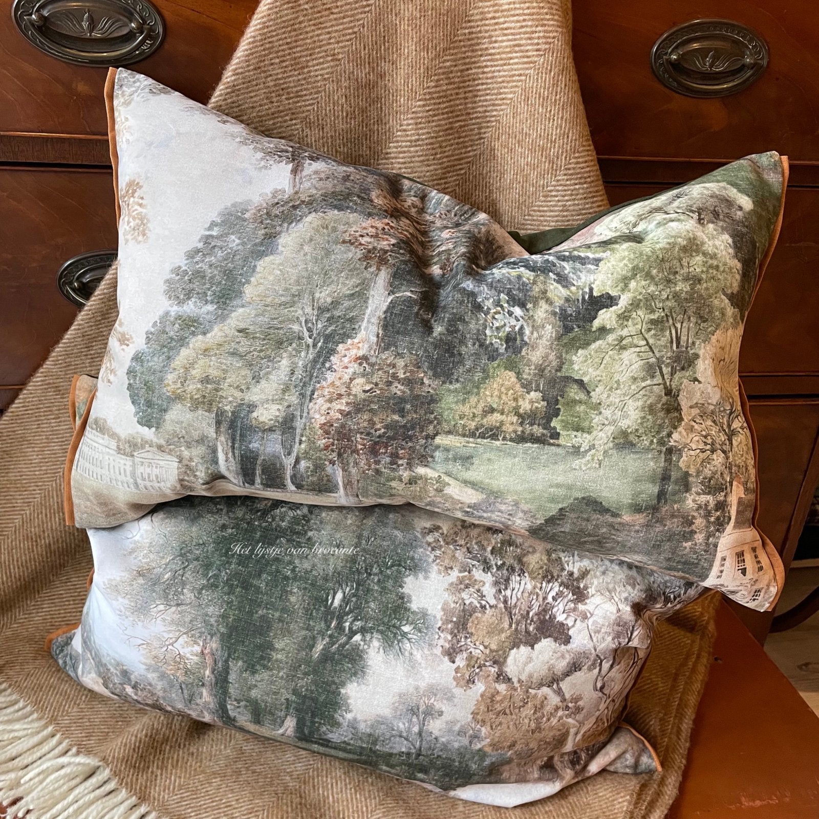 Handgemaakte kussen set Manor Park velvet, Westdijk 41 3241 GT Middelharnis, Info@lijstjevanbrocante.nl, Ophalen of Verzenden