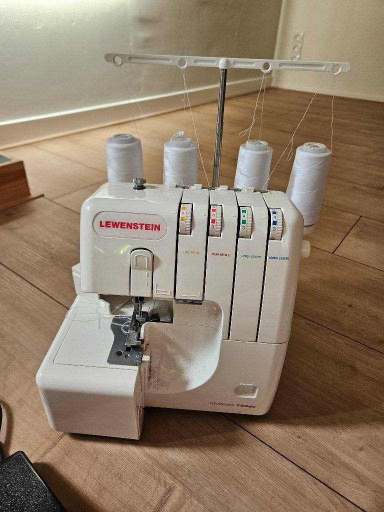 Lockmachine Lewenstein multilock 700DE, Hobby en Vrije tijd, Naaimachines en Toebehoren, Ophalen, Zo goed als nieuw, Lockmachine