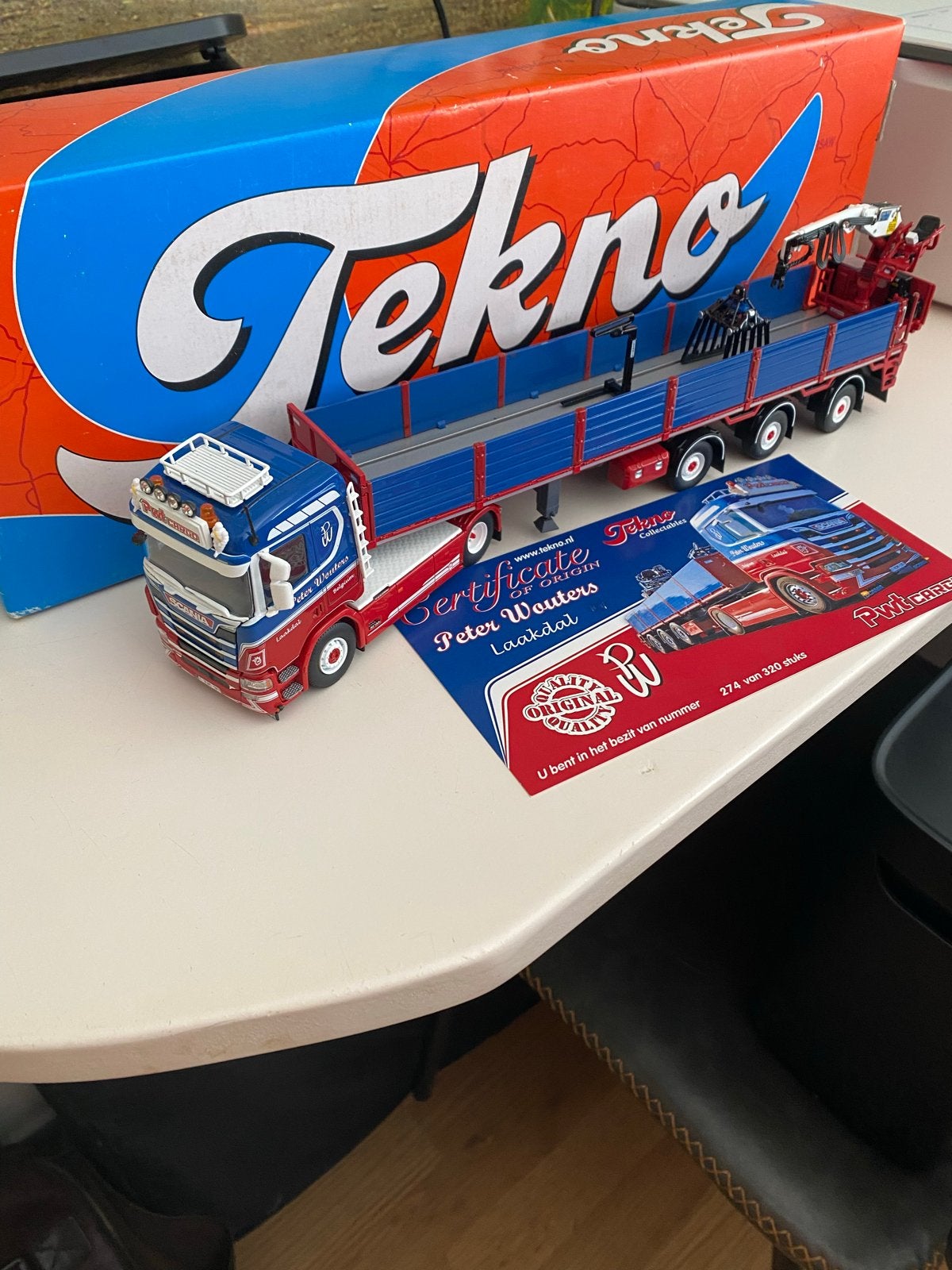 Tekno 1:50 model vrachtwagen met trailer (Peter Wouters), Ophalen, Zo goed als nieuw, Bus of Vrachtwagen
