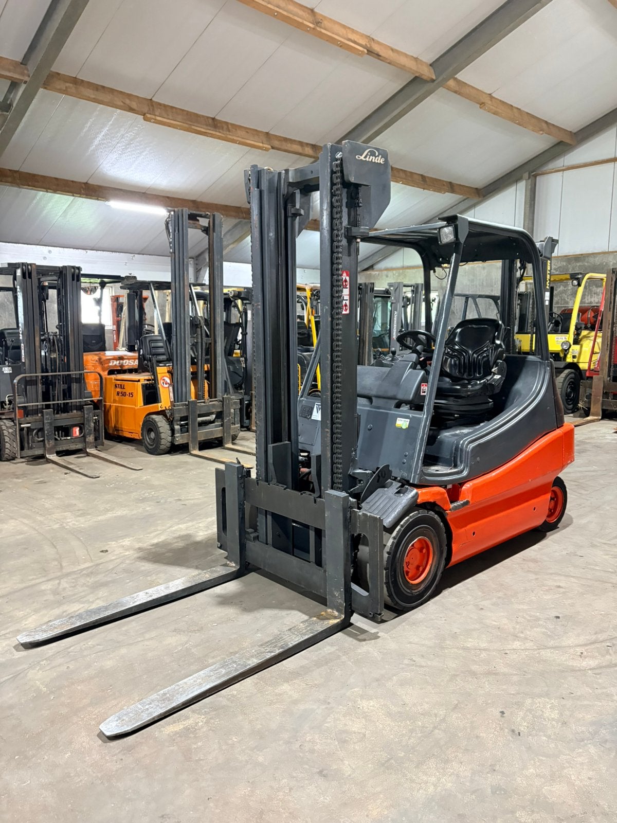 Linde E30/02 elektrische heftruck, Zakelijke goederen, 2000 tot 3000 kg, Ophalen of Verzenden, Elektrisch, Heftruck