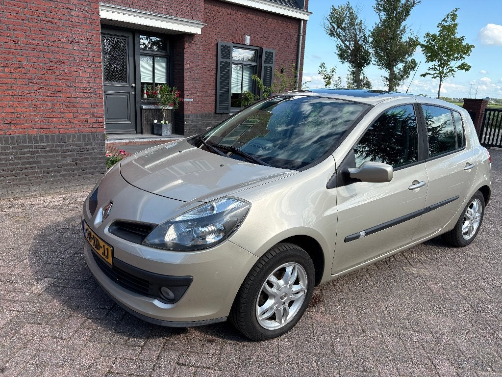 Renault Clio 1.4 16V 72KW 5-DRS E4 2007 Beige, Auto's, Renault, Voorwielaandrijving, Zwart, 4 cilinders, Beige