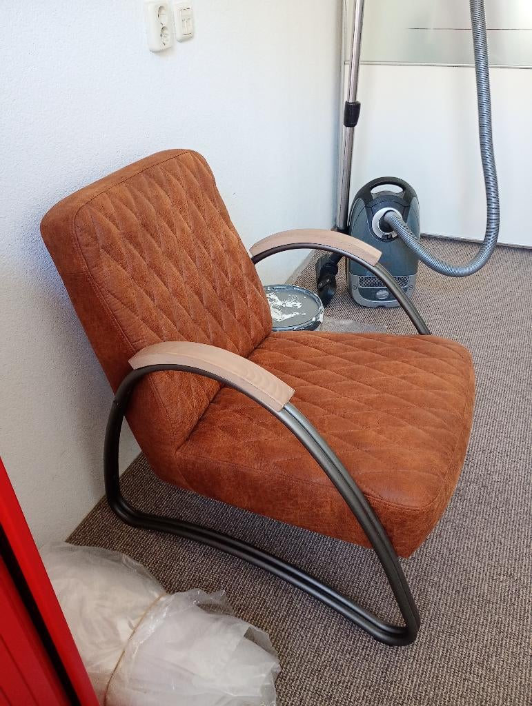 Fauteuil cognac kleurig, Huis en Inrichting, Fauteuils, Ophalen, 75 tot 100 cm, Zo goed als nieuw, Modern