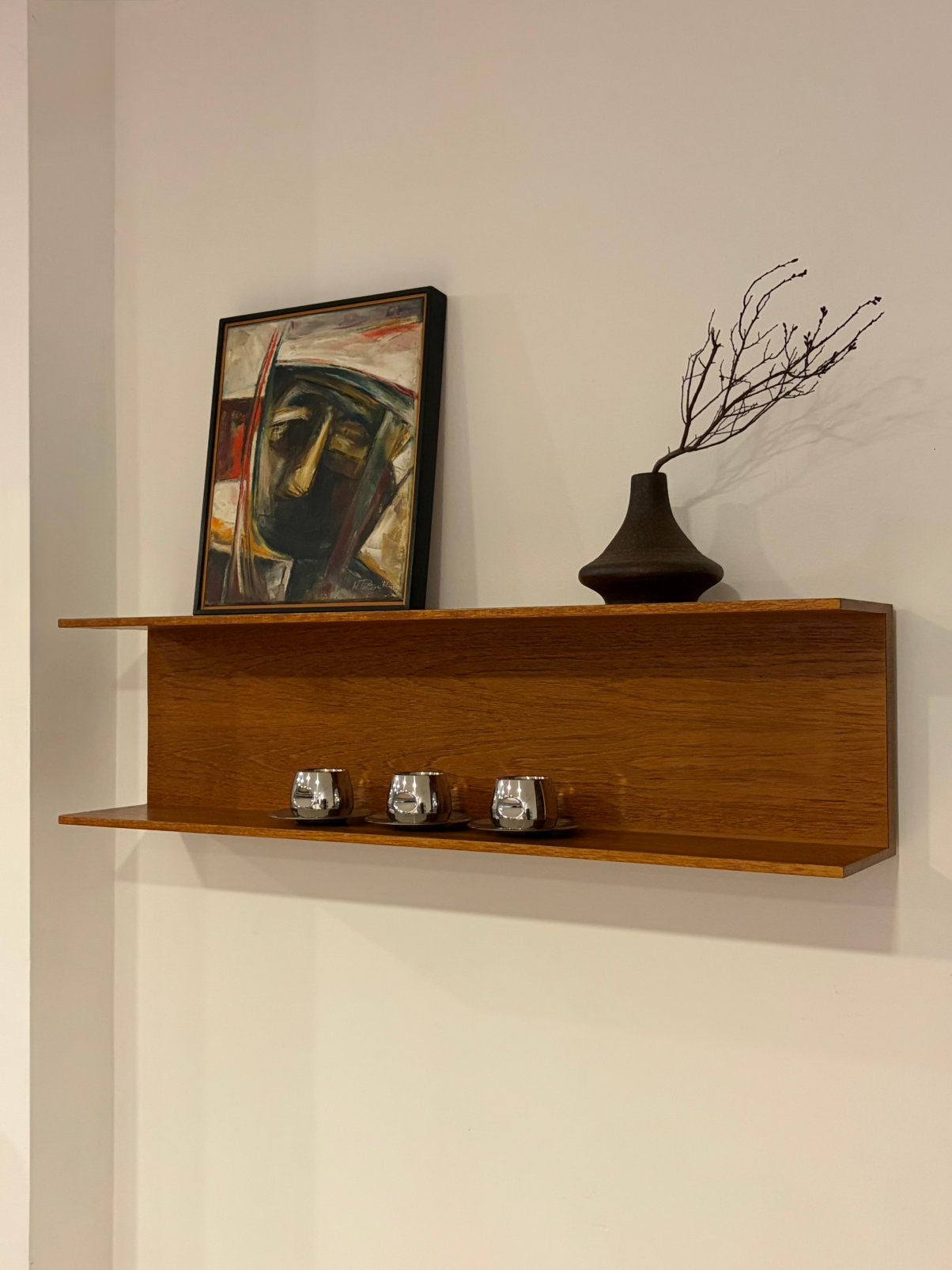 Minimalistische wandplank van Walter Wirz voor Wilhelm Renz, Zo goed als nieuw, ÅTMØS, Dorpstraat 63 Maasbree, Info@atmosvintagedesign.nl