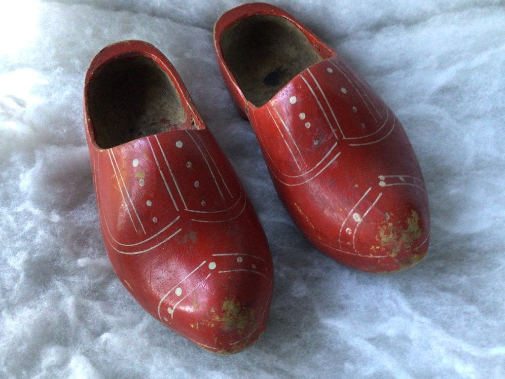 Oude houten kinderklompjes. Rood. Beschilderd, Antiek en Kunst, Ophalen of Verzenden
