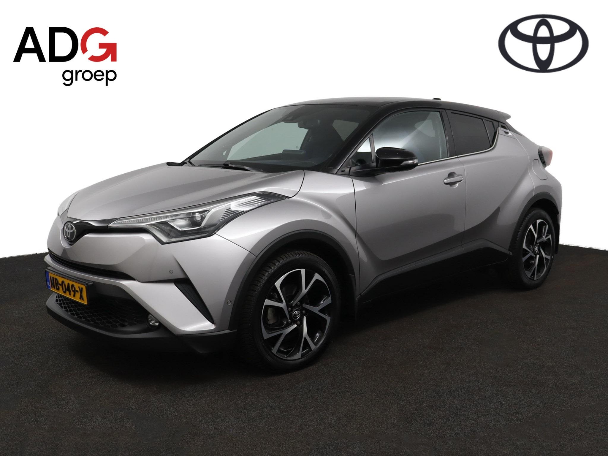 Toyota C-HR 1.2 Bi-Tone Plus | Trekhaak | Parkeersensoren |, Auto's, Voorwielaandrijving, Stof, Gebruikt, 116 pk