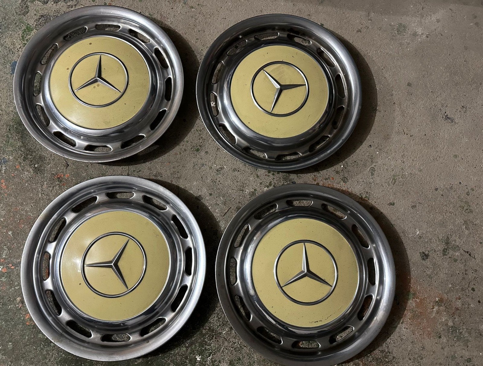 wieldoppen mercedes oldtimer, Ophalen of Verzenden