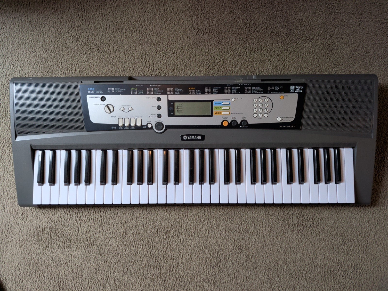Yamaha Portatone EZ-200 Keyboard met standaard en pedalen, Ophalen, Yamaha, Aanslaggevoelig, 61 toetsen