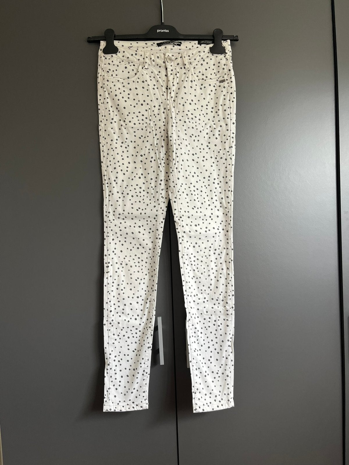 Witte skinny spijkerbroek stippen, maat 36/S Scotch & Soda, Wit, Ophalen of Verzenden, Zo goed als nieuw, Maat 36 (S)