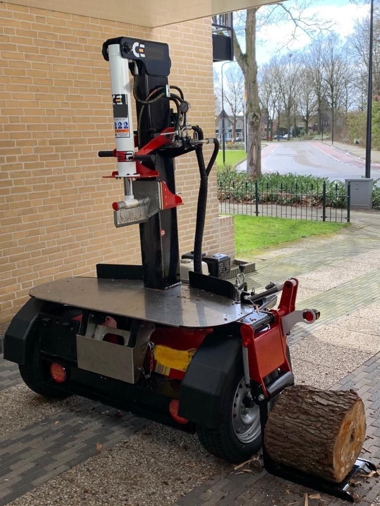 Huur/huren unieke verticale snelle houtklover/kloofmachine, Tuin en Terras, Ophalen, Gebruikt, Benzine, Staand