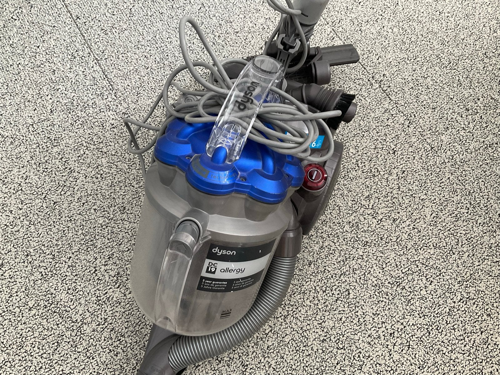 Dyson DC19 Allergy stofzuiger (snoer rolt niet op), Ophalen, Gebruikt, Dyson, Reservoir