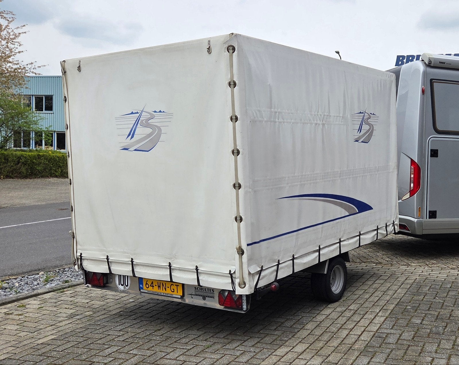 Schultes aanhangwagen met huif en oprijplaten, Ophalen, Gebruikt
