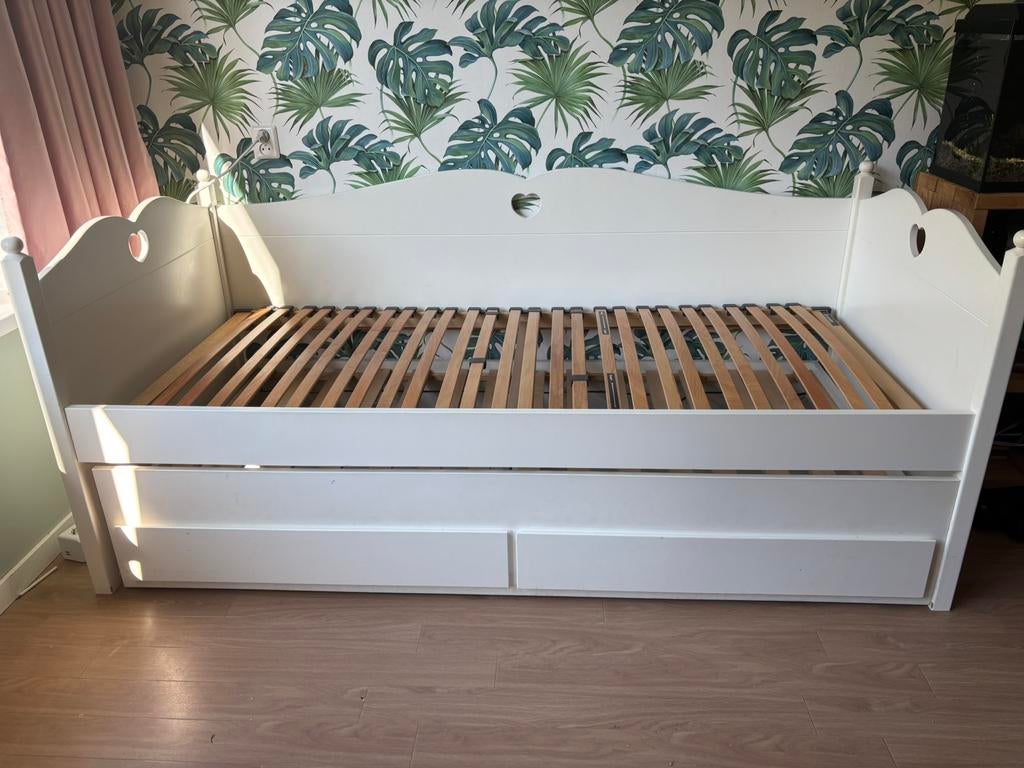 Leuke stevig houten set bureau, bed, kast, Ophalen, Gebruikt