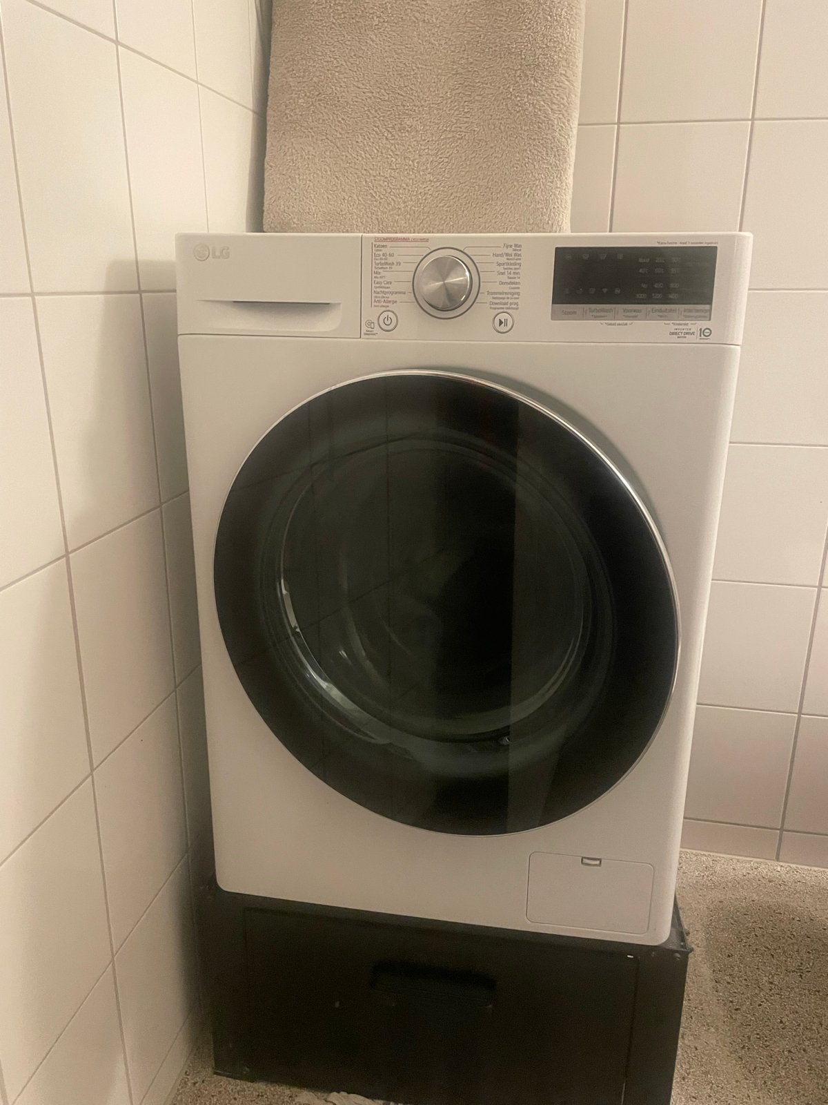 LG Voorlader Wasmachine - Zo goed als nieuw, Witgoed en Apparatuur, Wasmachines, Ophalen, 1200 tot 1600 toeren, 8 tot 10 kg, Zo goed als nieuw