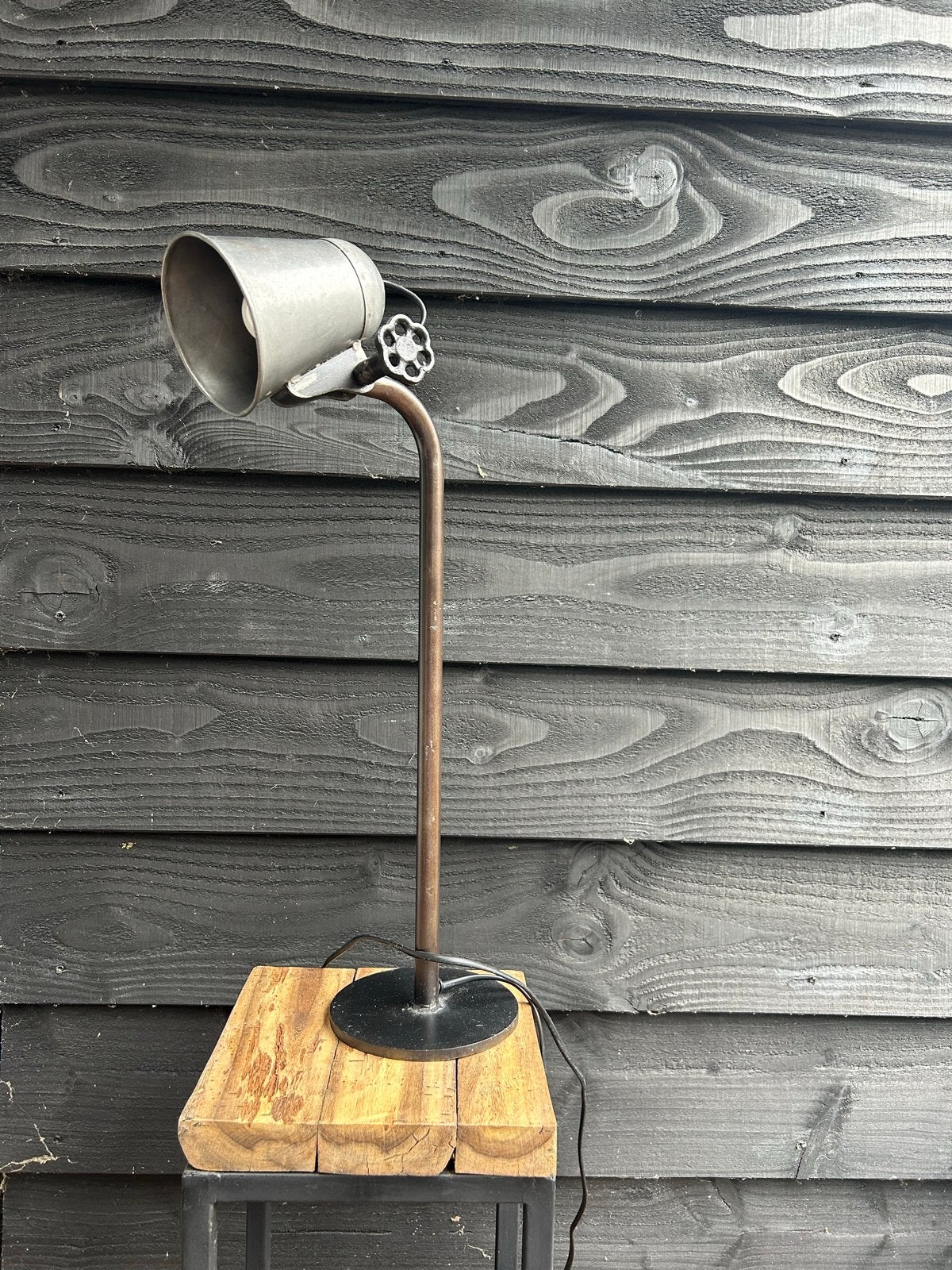 Industriële tafellamp 60 cm hoog, Ophalen, Bureaulamp, Zo goed als nieuw, Metaal