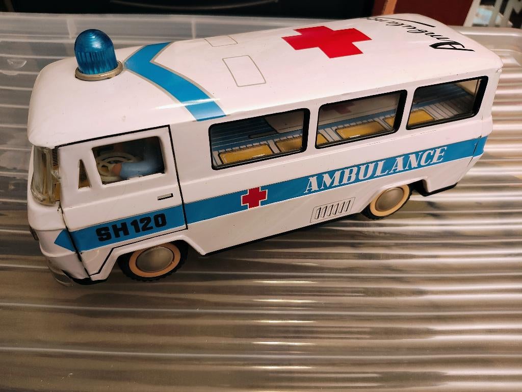 Blikken Ambulance jaren 80?, Verzamelen, Speelgoed, Ophalen of Verzenden, Zo goed als nieuw