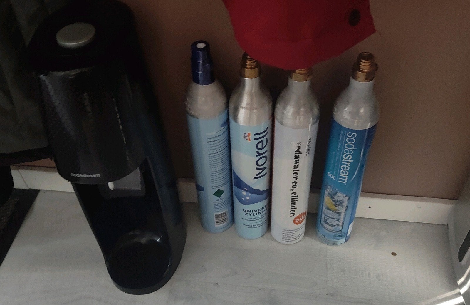 Soda stream+ 1 volle, 2 aangebroken co2 erbij. 2 lege fles., Witgoed en Apparatuur, Thuistaps, Ophalen, Zo goed als nieuw, Overige merken