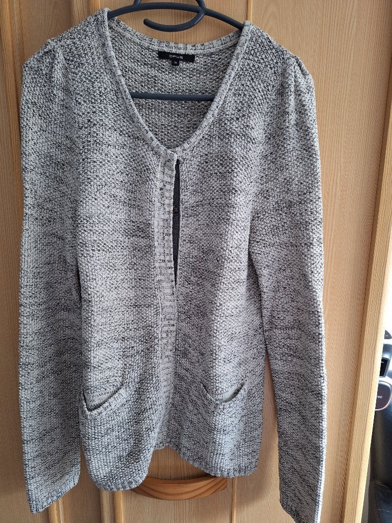 Mooie grijze vest van Opus, Ophalen of Verzenden, Zo goed als nieuw, Maat 36 (S), Grijs