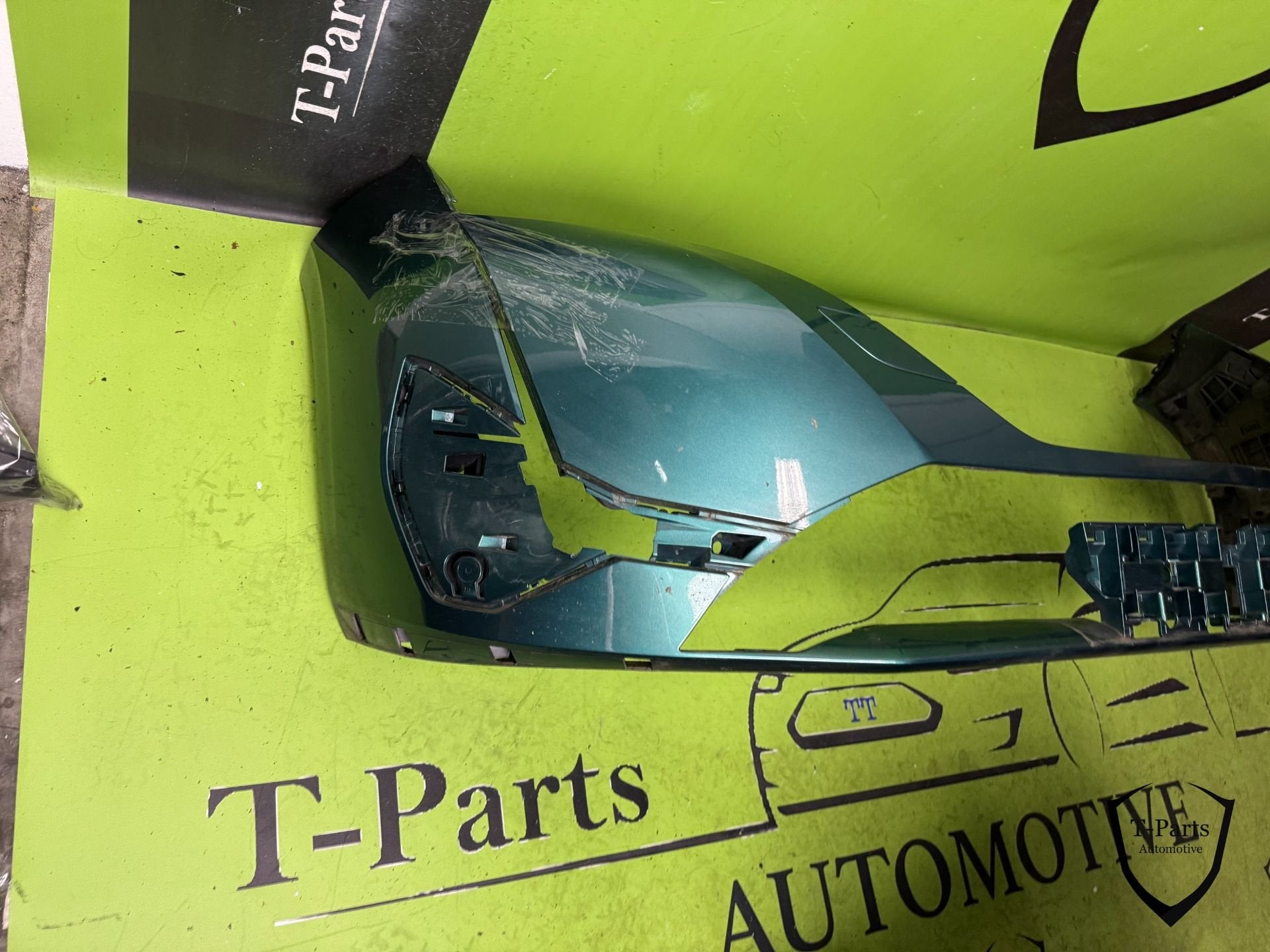 peugeot 308 voorbumper bumper, Taurusavenue 1
2132 LS  Hoofddorp, NL, Gebruikt, Contact.group@renault.com, Stellantis N.V.