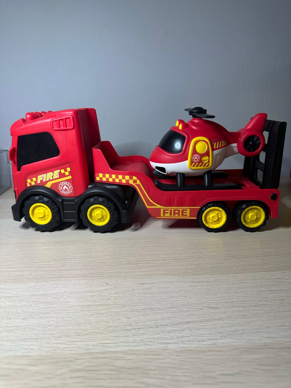 Brandweer vrachtwagen met helikopter speelgoedset, Ophalen, Zo goed als nieuw