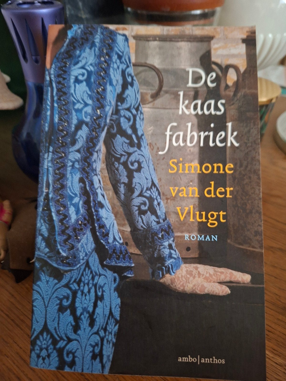 De kaasfabriek - simone van der vlugt historische roman, Boeken, Verzenden, Zo goed als nieuw, Simone van der Vlugt