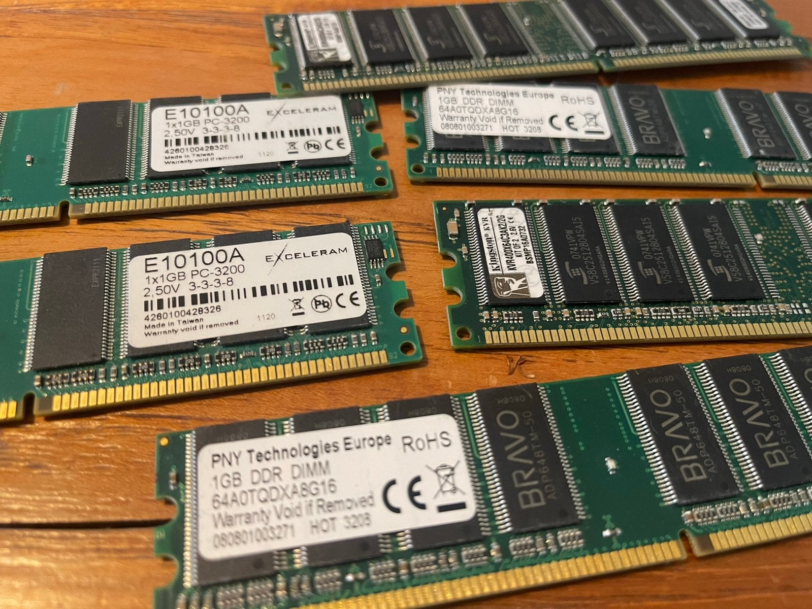 1gb ddr1 geheugen modules, Computers en Software, RAM geheugen, Ophalen of Verzenden, Zo goed als nieuw, Desktop