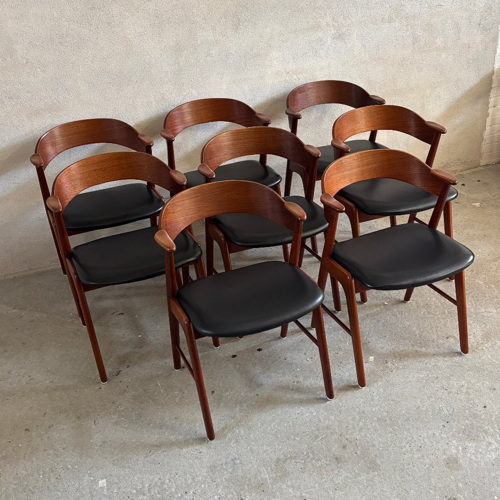 Set van 8 Model 32 Eetkamerstoelen van Kai Kristiansen, Huis en Inrichting, Stoelen, Zwart, Ophalen of Verzenden, Zo goed als nieuw