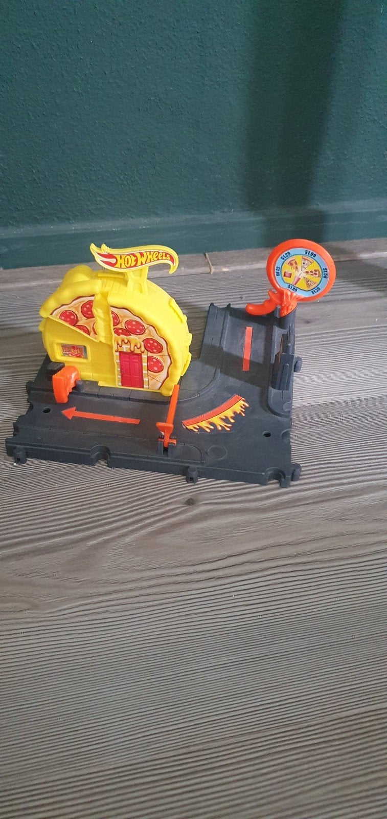 Hot wheel pizza tent, Ophalen