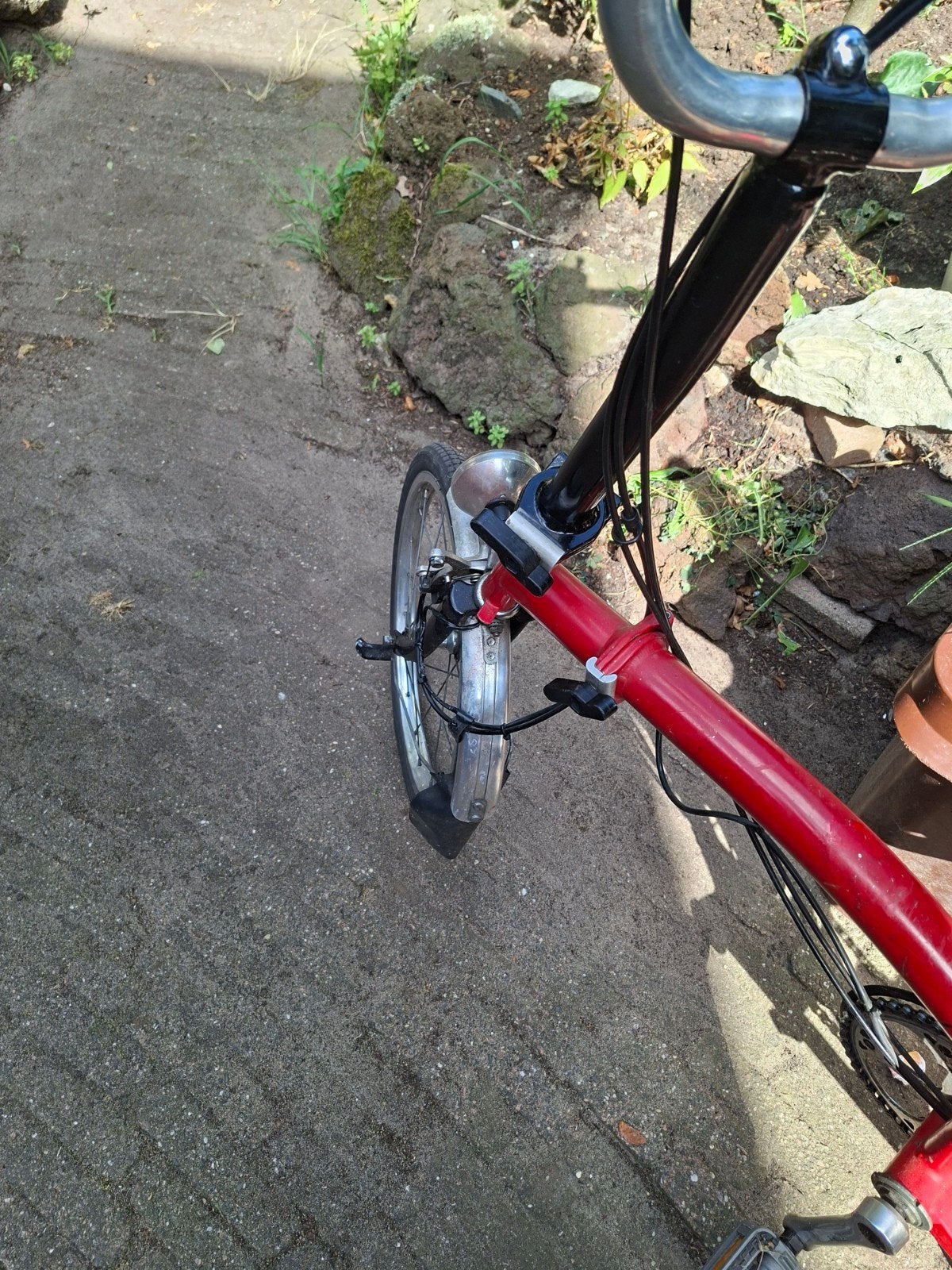 Brompton vouwfiets - Rood, 16 inch, 3 versnellingen, Fietsen en Brommers, Fietsen | Vouwfietsen, Ophalen, Gebruikt, Brompton, Velgrem