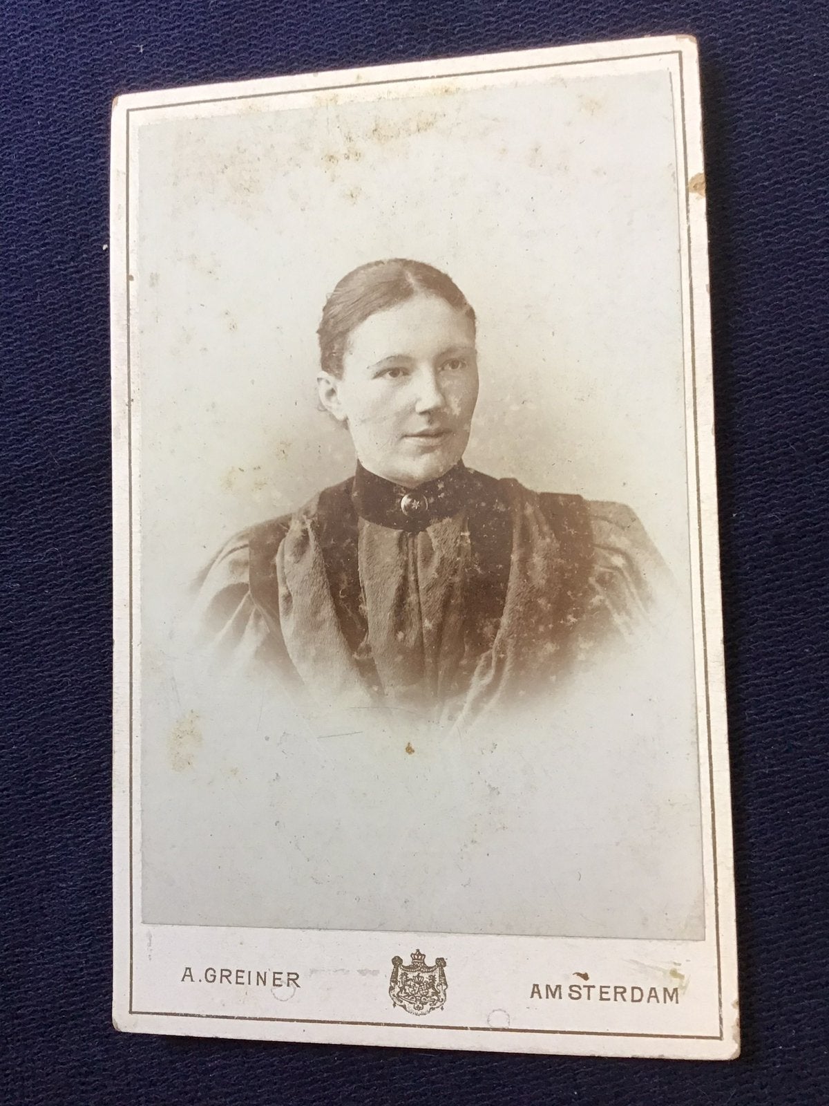 CDV, Dame, ALBERT GREINER, AMSTERDAM, Carte de Visite, Verzamelen, Foto's en Prenten, Verzenden, Voor 1940, Gebruikt, Foto
