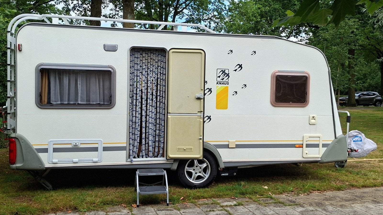 Knaus Sudwind Caravan met mover en fietsenrek, Caravans en Kamperen, Vast bed, Rondzit, Particulier, Knaus