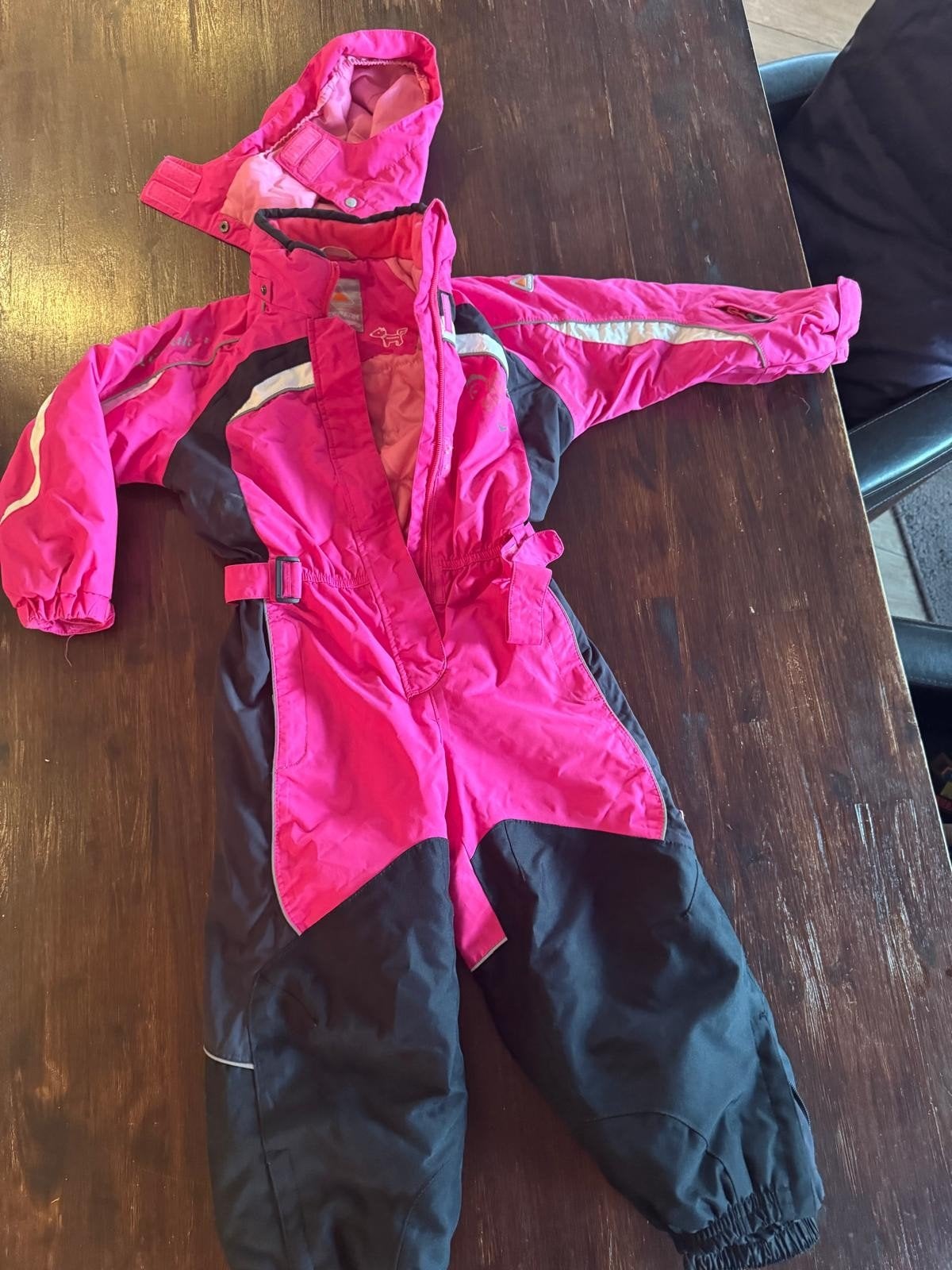 Roze/zwart skipak voor kinderen maat 110, Ophalen of Verzenden, Zo goed als nieuw, Meisje, Overige typen