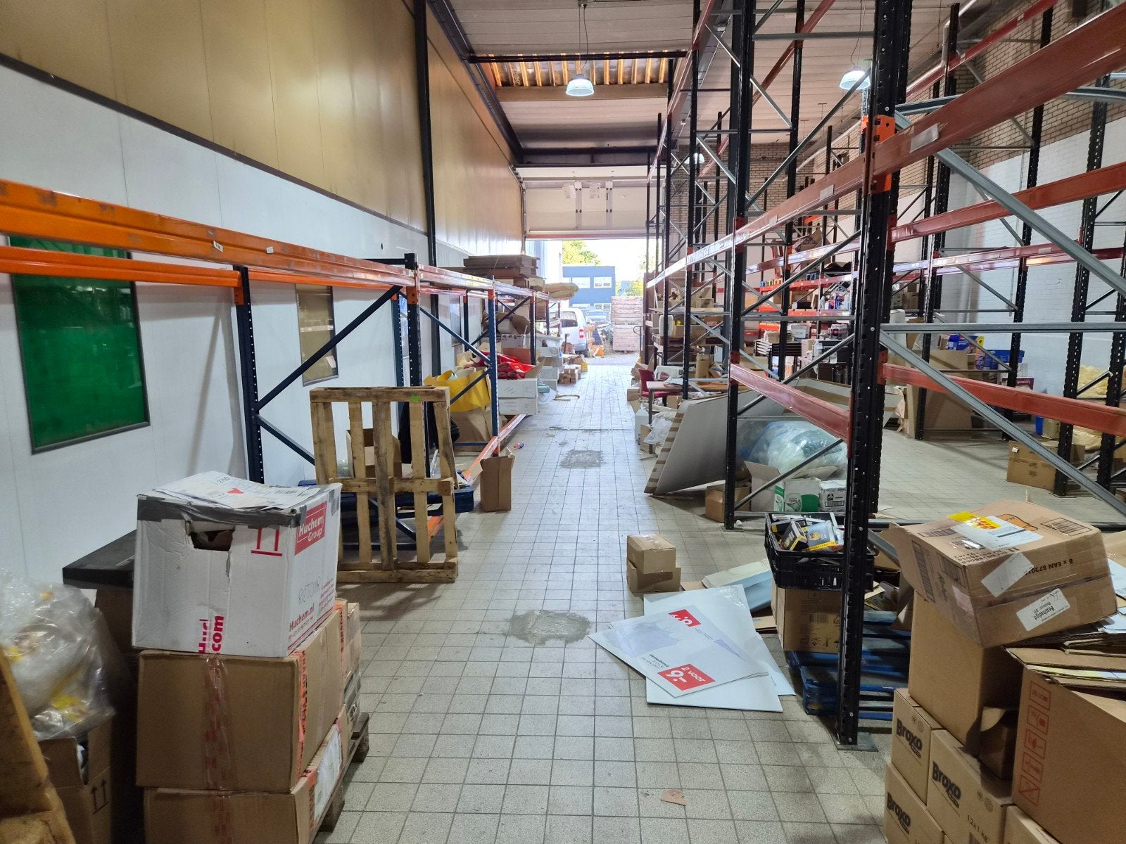 palletstelling Polypal 2m hoog (links op de foto), Ophalen
