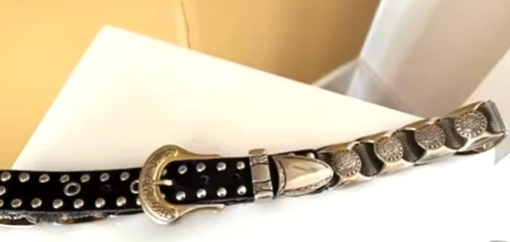 sale.......ITALY riem ceintuur metaal leer studs  91 cm CHCS, Kleding | Dames, Made in Italy, 80 tot 90 cm, Tailleriem, Ophalen of Verzenden
