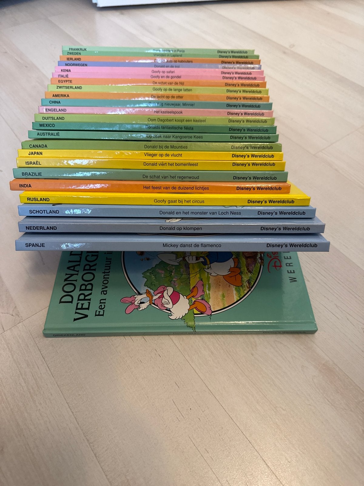 Disney's Wereldclub Boeken - Grote Collectie, Ophalen of Verzenden, Gelezen, Sprookjes