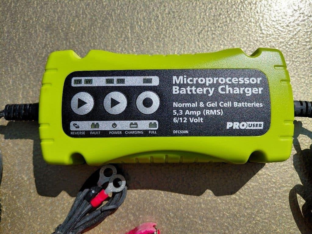 Acculader 12 volts, 5,3Amp, Ophalen of Verzenden, Zo goed als nieuw