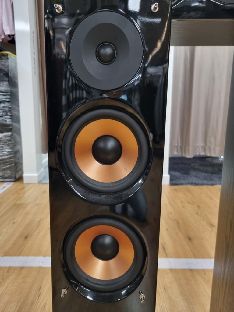 Pure Acoustics vloerstaande luidsprekers, \\, Zo goed als nieuw, 60 tot 120 watt, \\