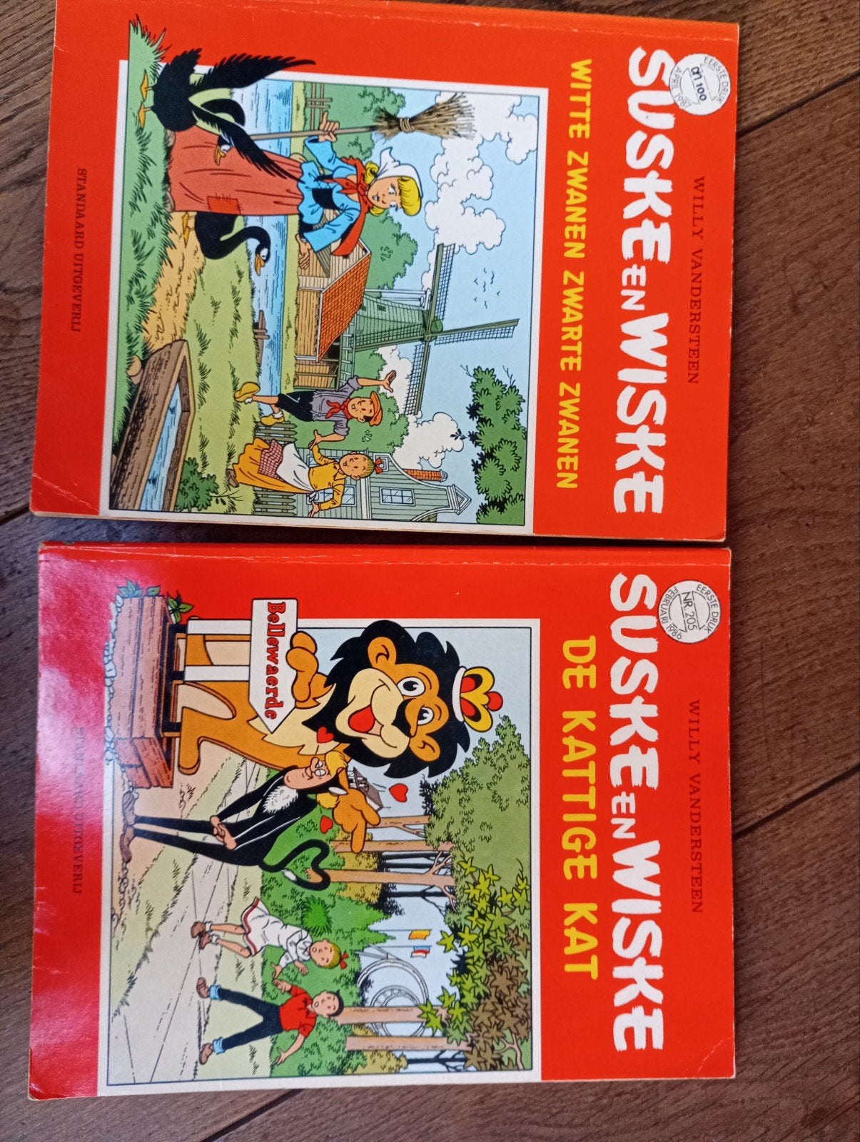 Suske en Wiske: Witte Zwanen Zwarte Zwanen & De Kattige Kat, Meerdere stripboeken, Ophalen of Verzenden, Gelezen, Willy Vandersteen
