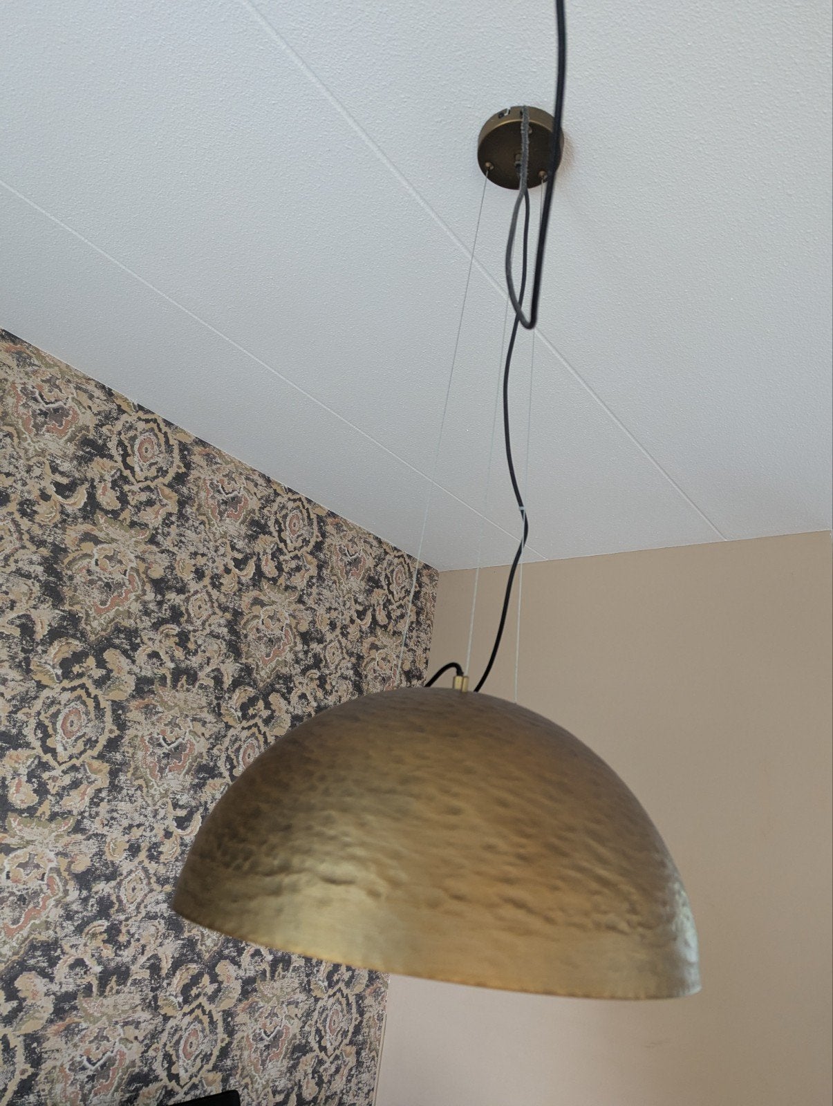 Grote goudkleurige hanglamp - 50 cm diameter, 25 cm hoog, Ophalen, Gebruikt, Modern, Industrieel, Bohemian, E27 (groot)