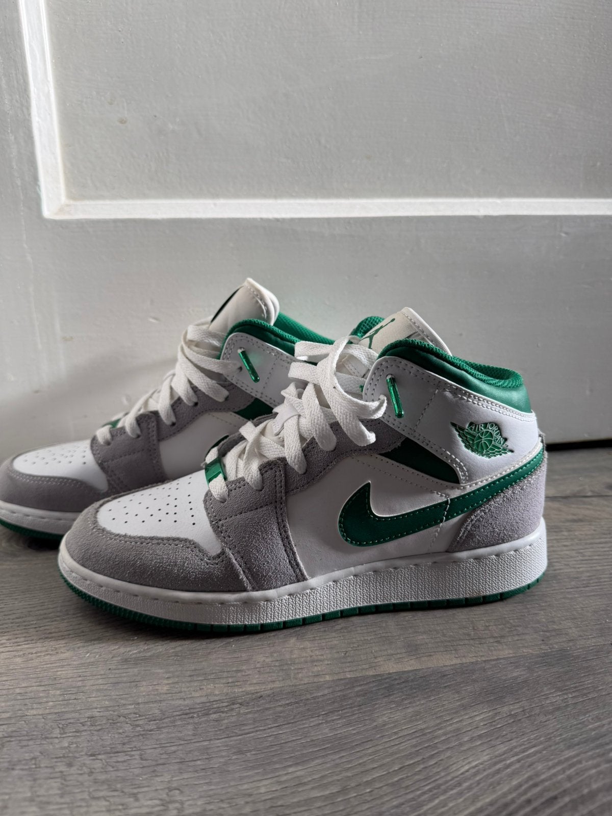 Jordan air 1 mid grey green, Verzenden, Zo goed als nieuw, Overige kleuren