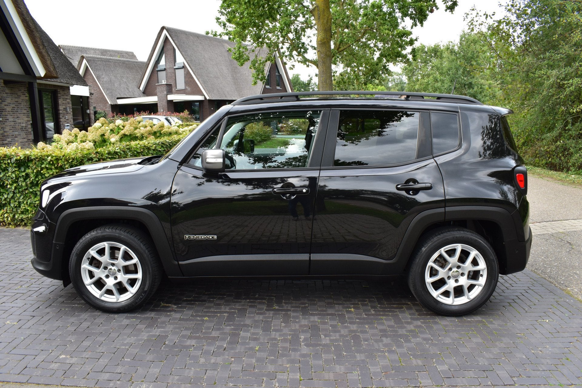Jeep Renegade 1.3T DDCT S AUT. 56DKM! NIEUWSTAAT. (bj 2019), Auto's, Dealer onderhouden, Gebruikt, 4 cilinders, Zwart