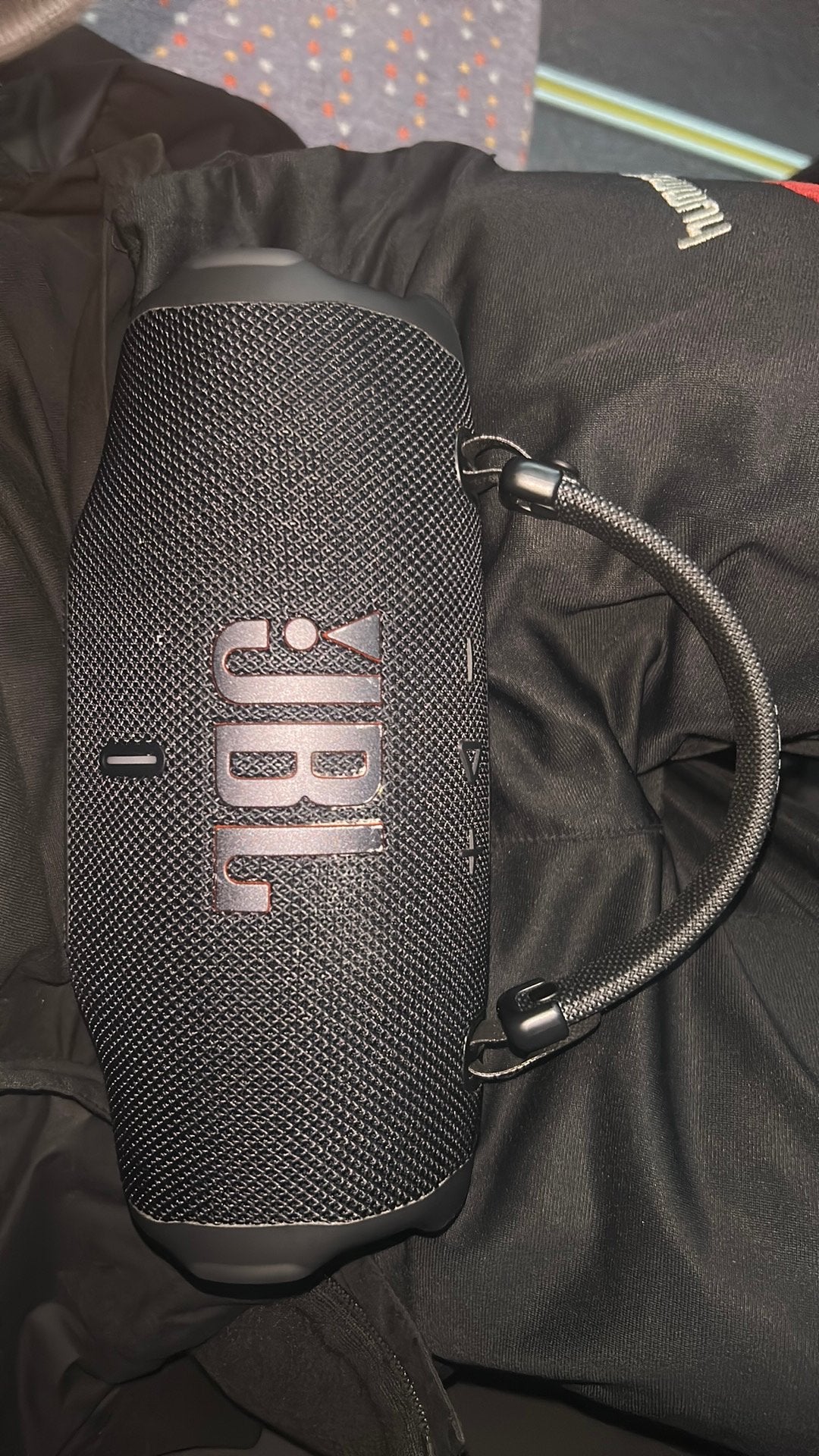 Jbl charge 6, JBL, Overige typen, Ophalen of Verzenden, Zo goed als nieuw