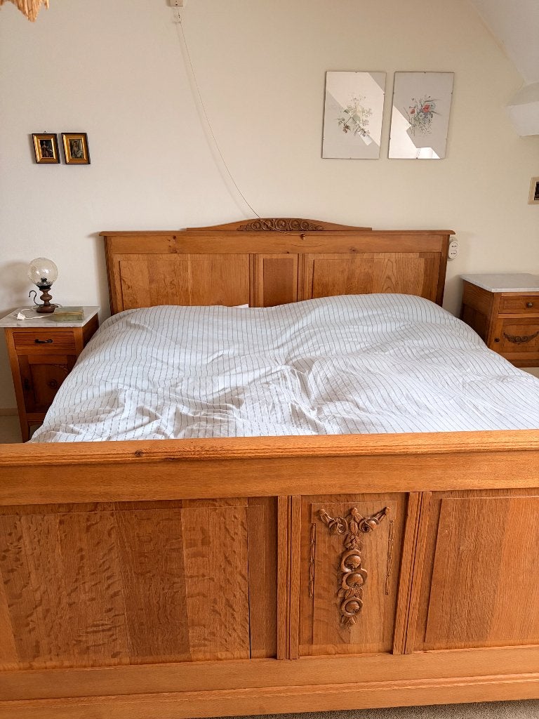 Antieke Eiken Slaapkamer Set: Bed, Kledingkast, Nachtkastjes, Ophalen, Gebruikt, Tweepersoons, Antiek, Klassiek, Eikenhout, Houtsnijwerk