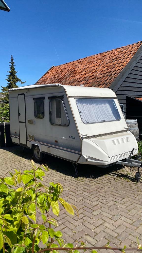 Adria optima met luifel en voortent, Vast bed, Particulier, Adria, Tot en met 4