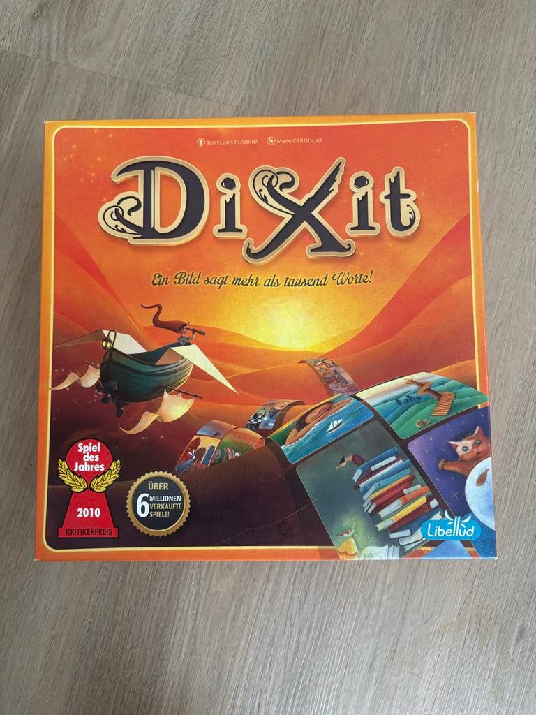 Dixit Bordspel - Een beeld zegt meer dan duizend woorden!, Drie of vier spelers, Ophalen of Verzenden, Zo goed als nieuw
