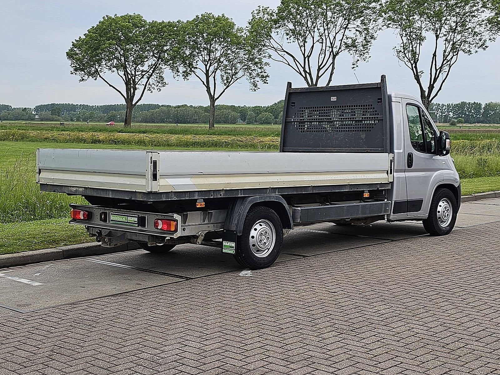 Peugeot Boxer 2.0 BlueHDI L3 Open-Laadbak 4.20m XL Trekhaak, Voorwielaandrijving, Stof, Gebruikt, Zwart