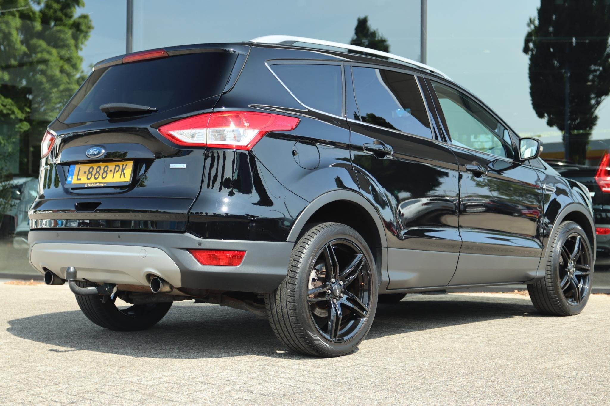FORD KUGA 1.5 TITANIUM | WINTERPACK | TREKHAAK | SYNC2 | CLI, Euro 6, 4 cilinders, Leder en Stof, Zwart