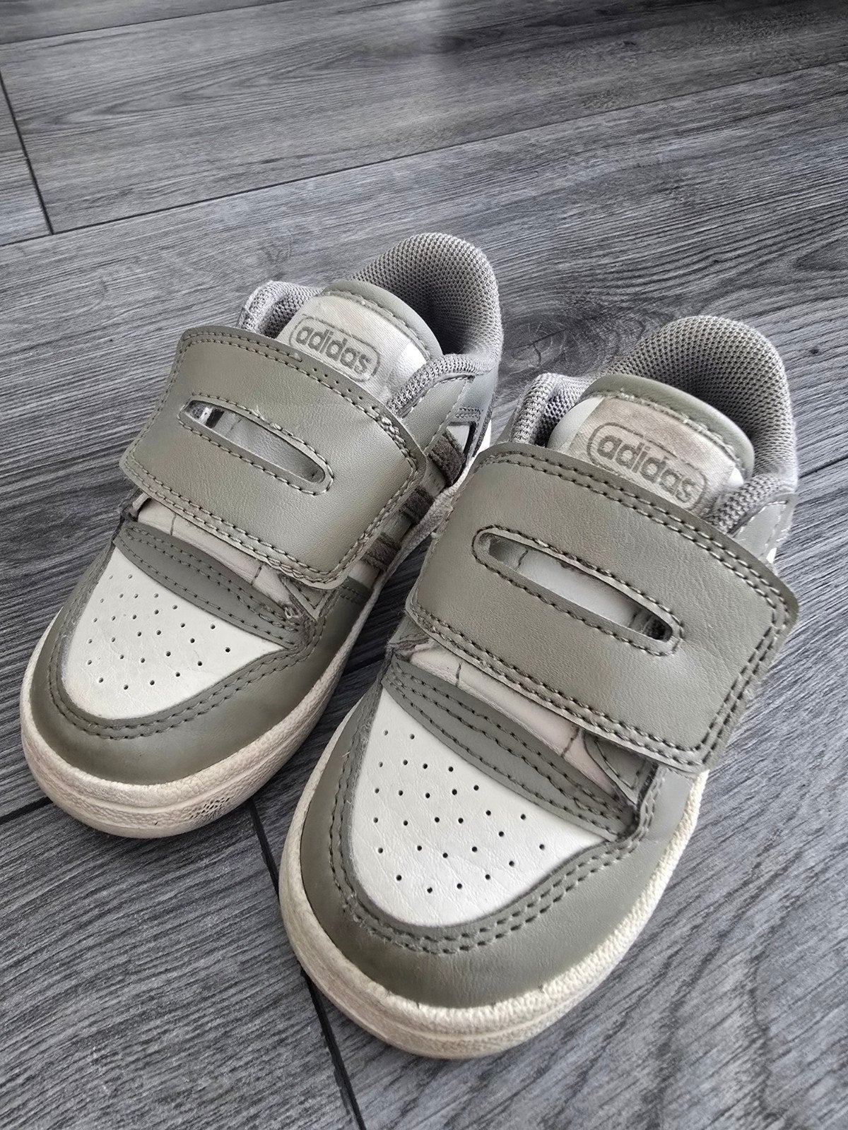 Adidas schoen maat 22, Kinderen en Baby's, Adidas, Ophalen of Verzenden, Jongetje, Gebruikt