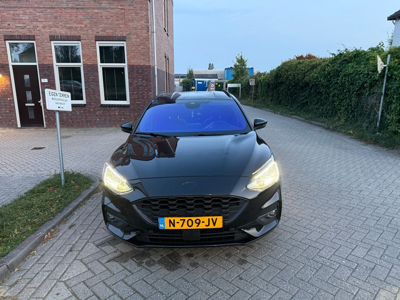 Ford Focus 1.0 Ecoboost Hybrid 125pk 2021 Zwart, Auto's, Stof, 1321 kg, Zwart, Parkeerassistent