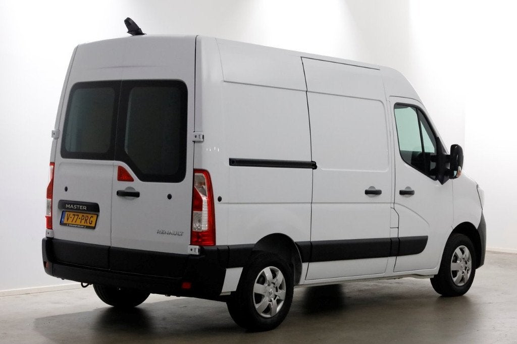 Renault Master T35 2.3 dCi 135pk L1H2 Comfort Airco/Camera/C, Voorwielaandrijving, 135 pk, Gebruikt, Euro 6
