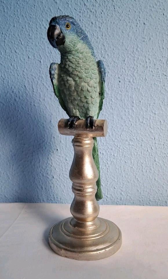 Mooie decoratieve papegaai op een zilverkleurige standaard., Ophalen of Verzenden, Zo goed als nieuw, Overige typen